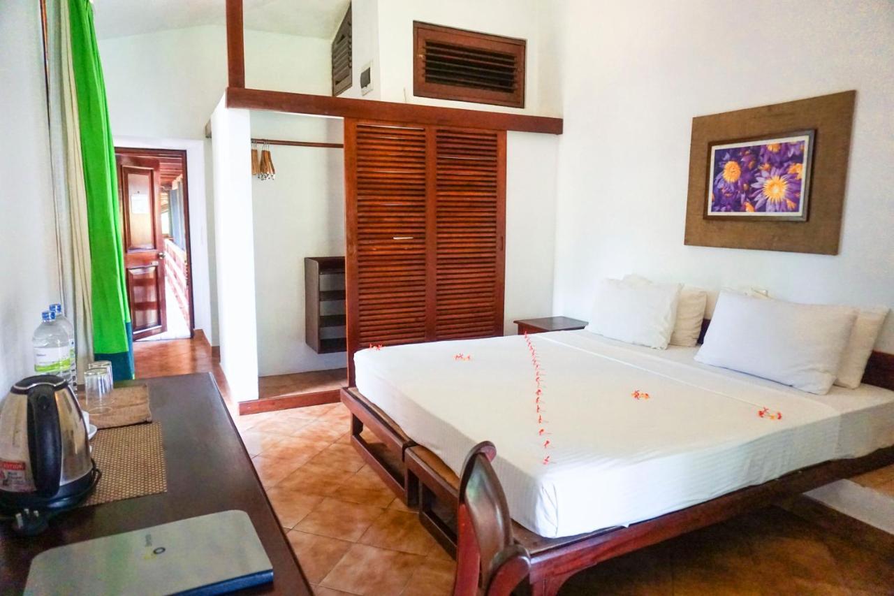 Hotel Club Bentota Esterno foto