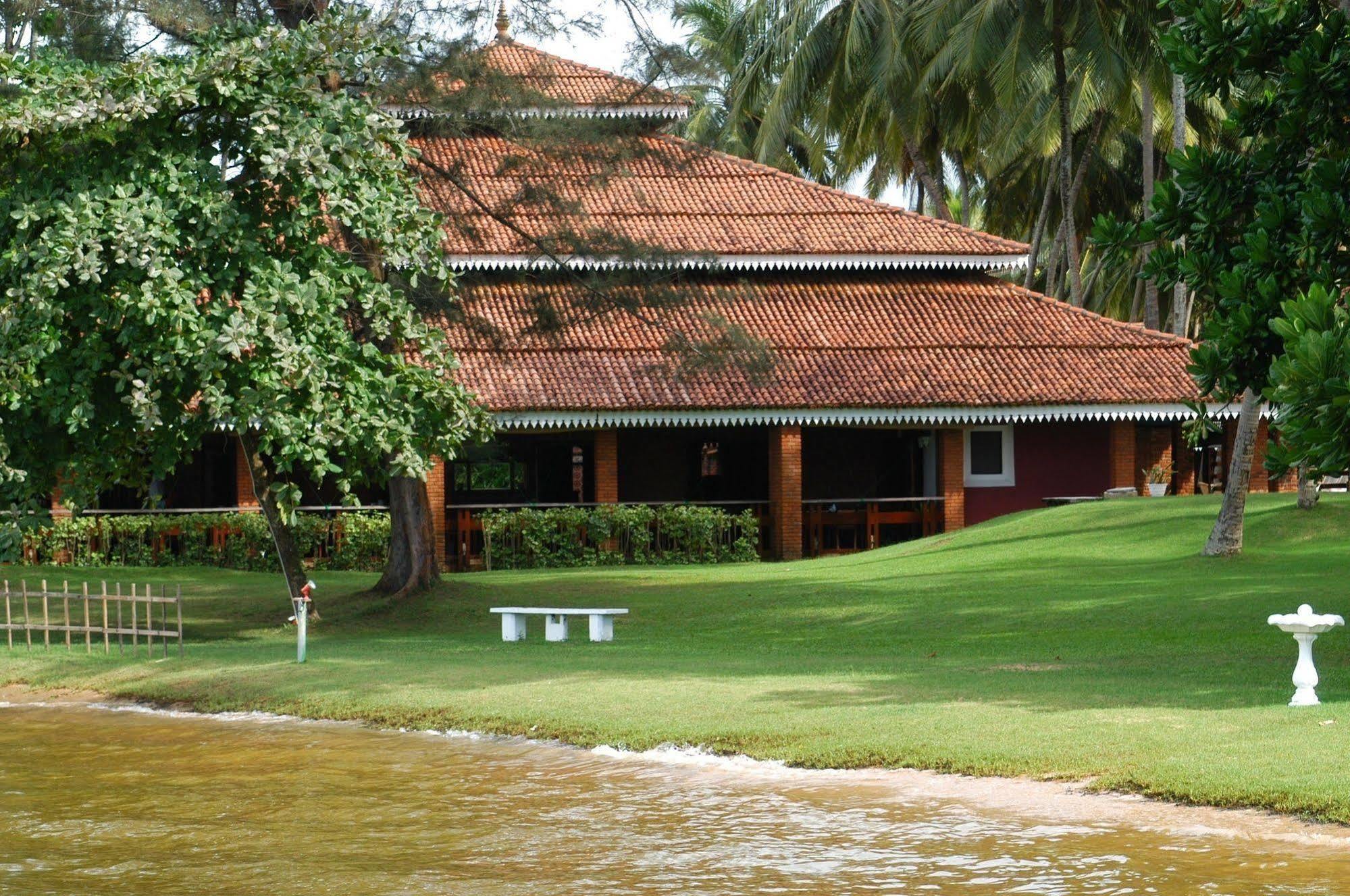 Hotel Club Bentota Esterno foto