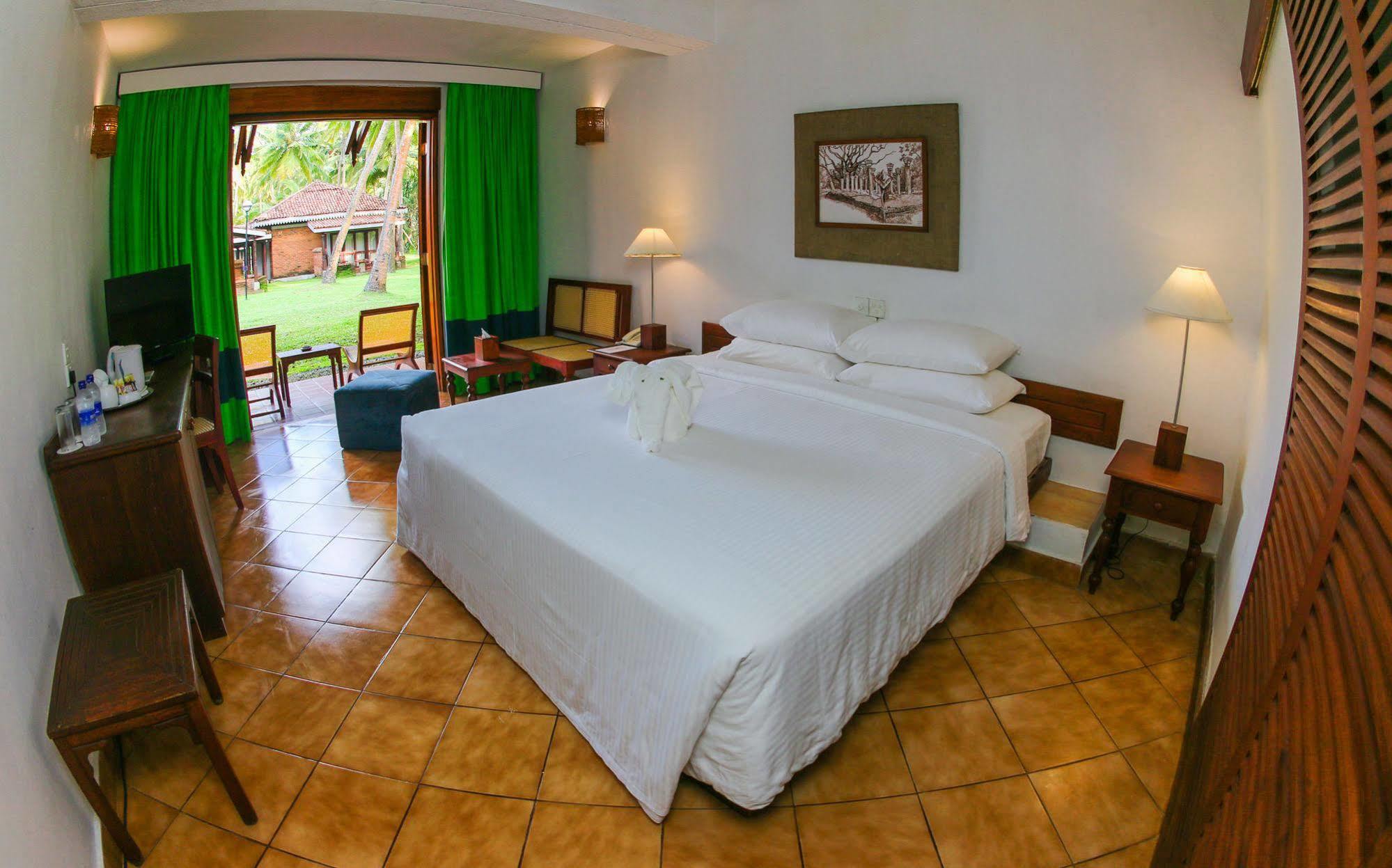 Hotel Club Bentota Esterno foto